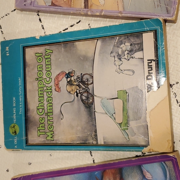 For Sale! Several mouse-y vintage titles, see description! - Picture 3 of 7